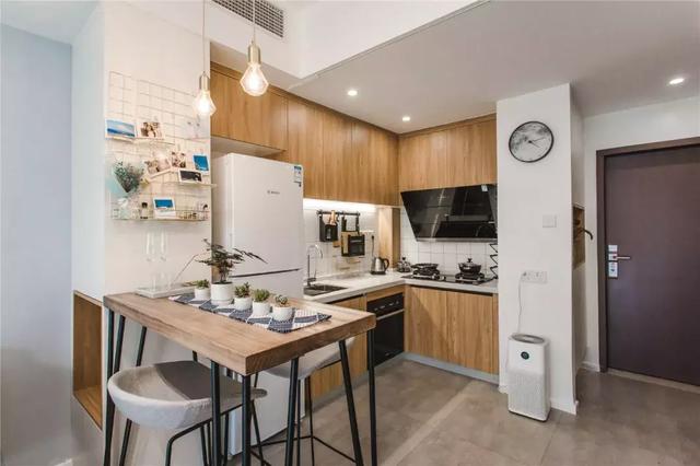 58平的简约风小户型二居室,主卧都被改成了榻榻米!